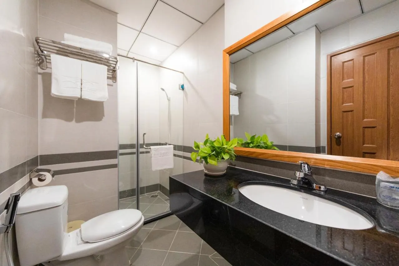 Reddoorz Yen Nam Hotel Hoang Van Thu Ho Chi Minh City Vietnam